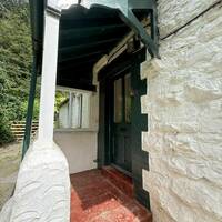 FRONT PORCH IMG 8418