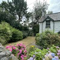 2 CLWT COTTAGES front elevation and garden