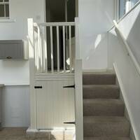 3 GT STAIRS TO KITCHEN
