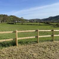 3 GT GARDEN WITH FENCE