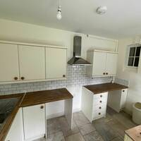2 CLWT COTTAGES kitchen