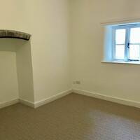 PANT TYWYLL main bedroom with carpet 21.5.24