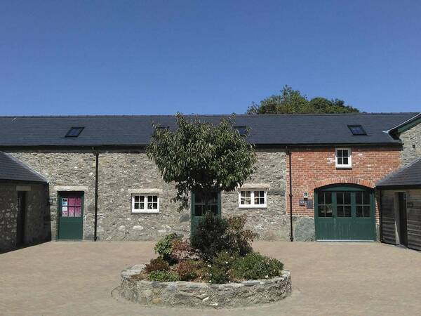 BODNANT BUSINESS STUDIOS EXTERIOR COURTYARD